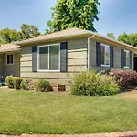 Modern Sacramento Gem About 4 Mi To Downtown!