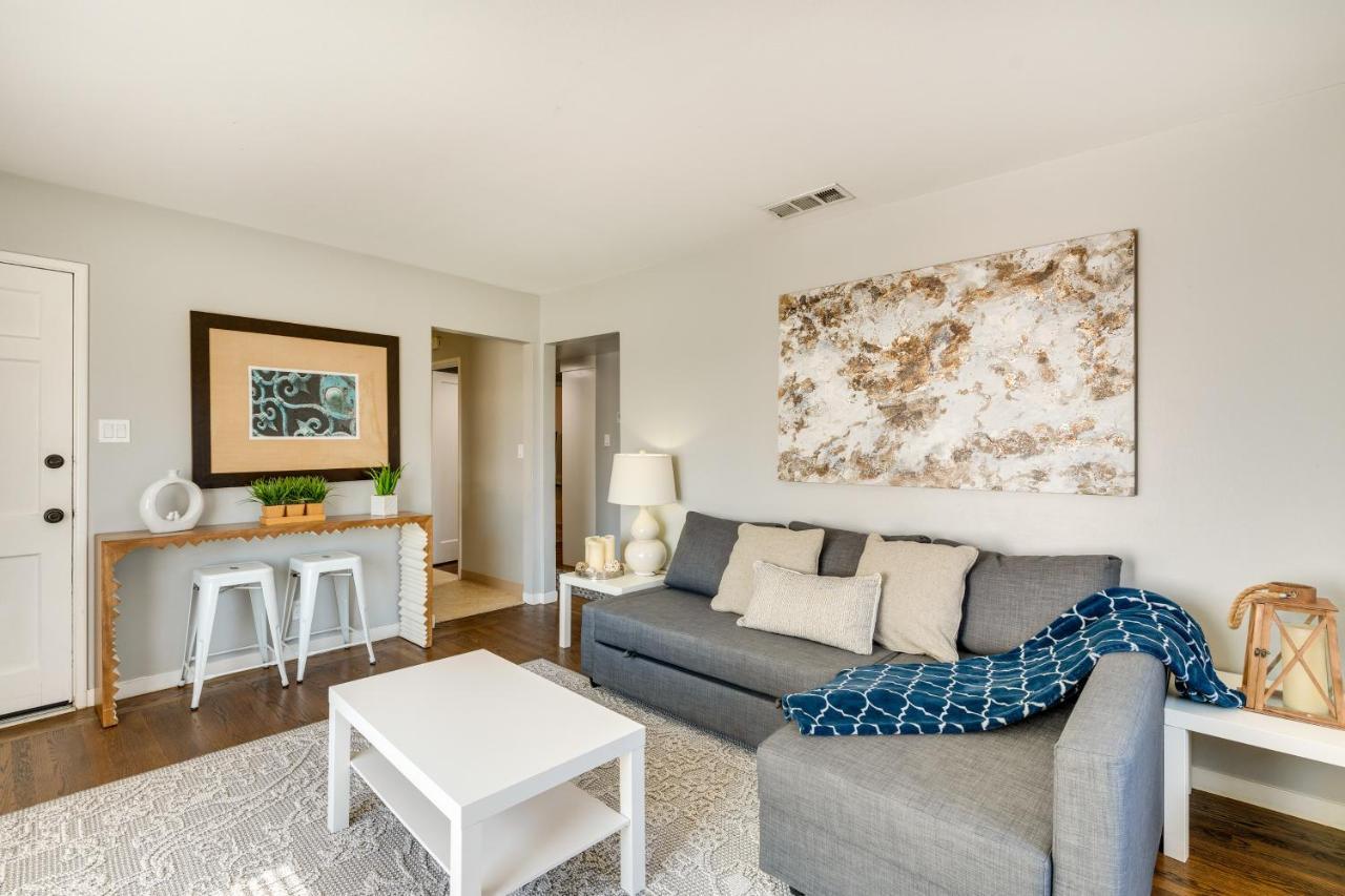 Modern Gem About 4 Mi To Downtown! Holiday home *