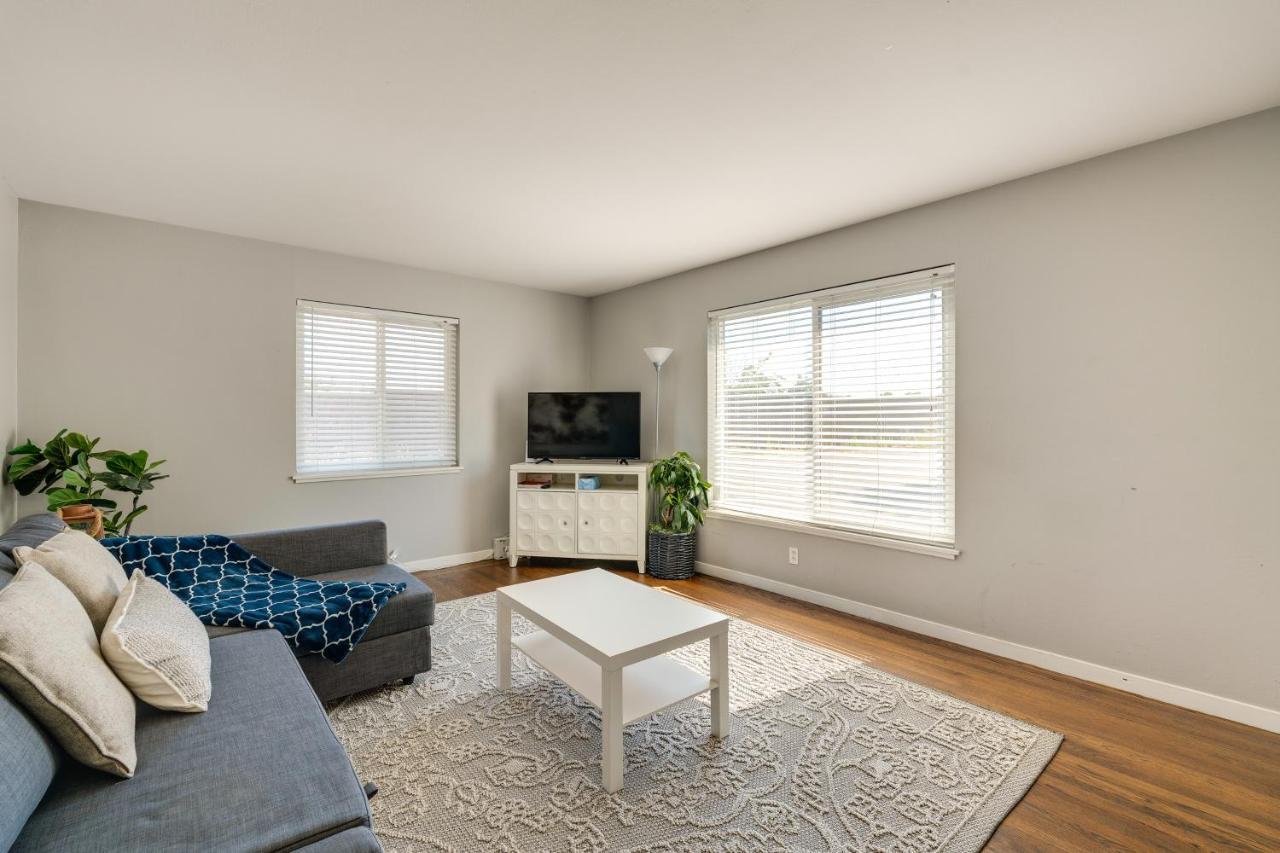 Modern Gem About 4 Mi To Downtown!