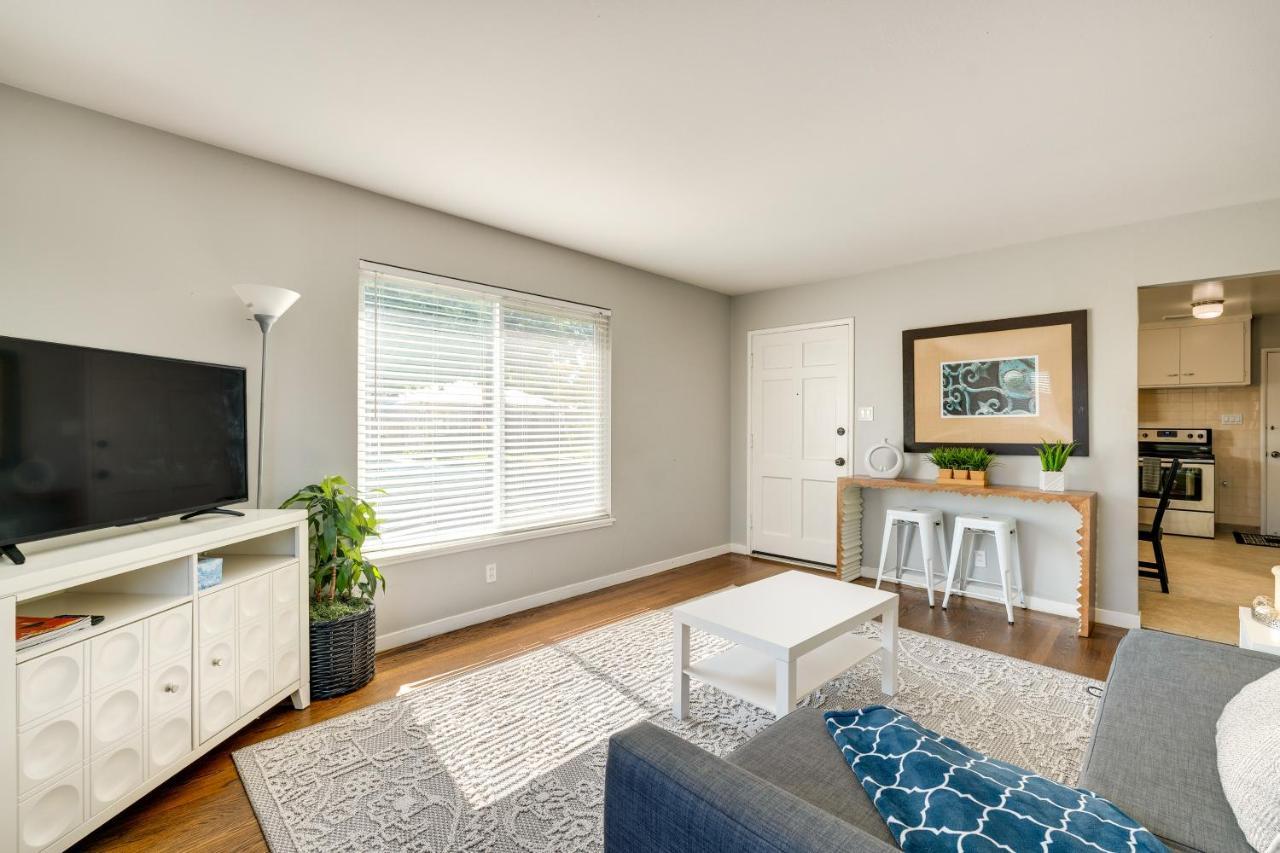 Modern Gem About 4 Mi To Downtown! Holiday home
