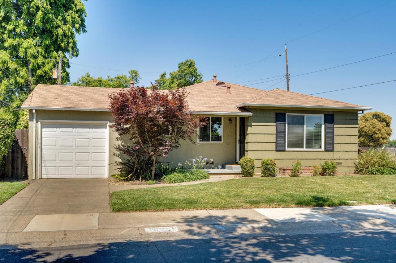 Modern Gem About 4 Mi To Downtown! Sacramento